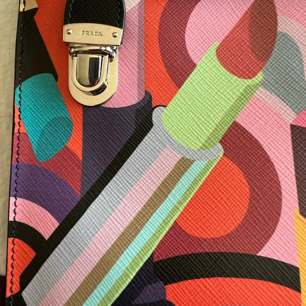 HOST PICK SUMMER UNIFORM Posh Party 7/5!!! Prada Saffiano Lipstick Clutch 💄 - Picture 9 of 12